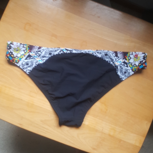 Red Carter bikini bottoms - Picture 2 of 6